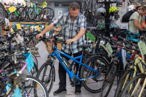 build-a-bike shop